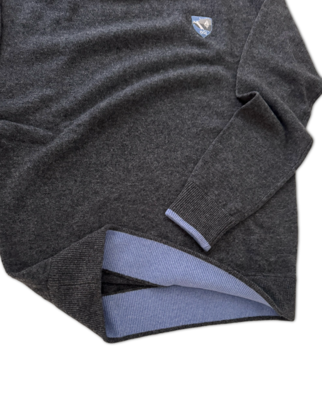 Greyson Men’s Koko Golf Hoodie Cashmere (Lake Shore Country Club) left cuff and inside hem in contrast 